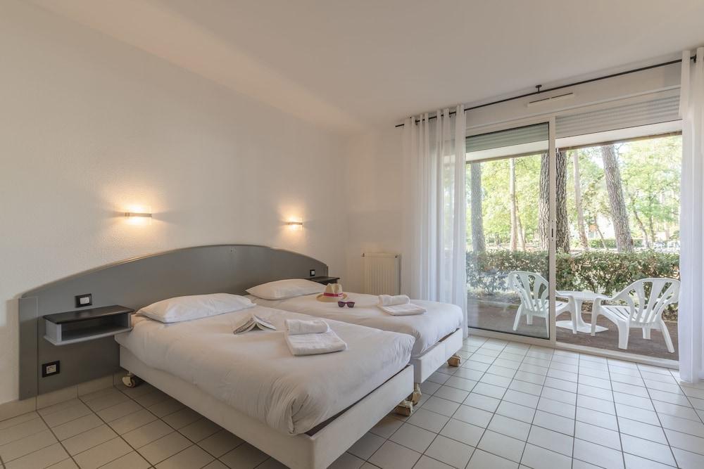 Azureva Ronce Les Bains Hotel Екстериор снимка