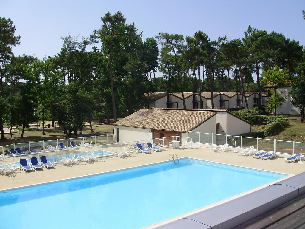 Azureva Ronce Les Bains Hotel Екстериор снимка