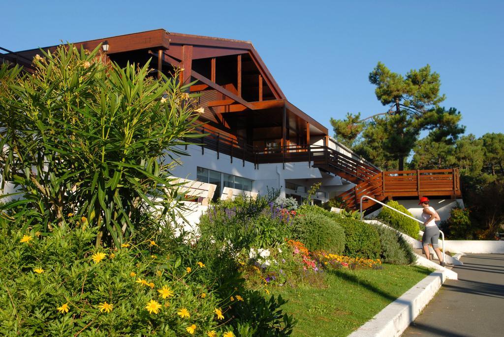 Azureva Ronce Les Bains Hotel Екстериор снимка