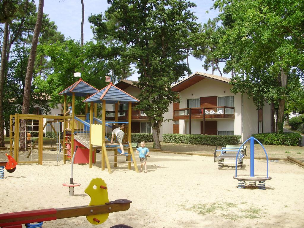 Azureva Ronce Les Bains Hotel Екстериор снимка