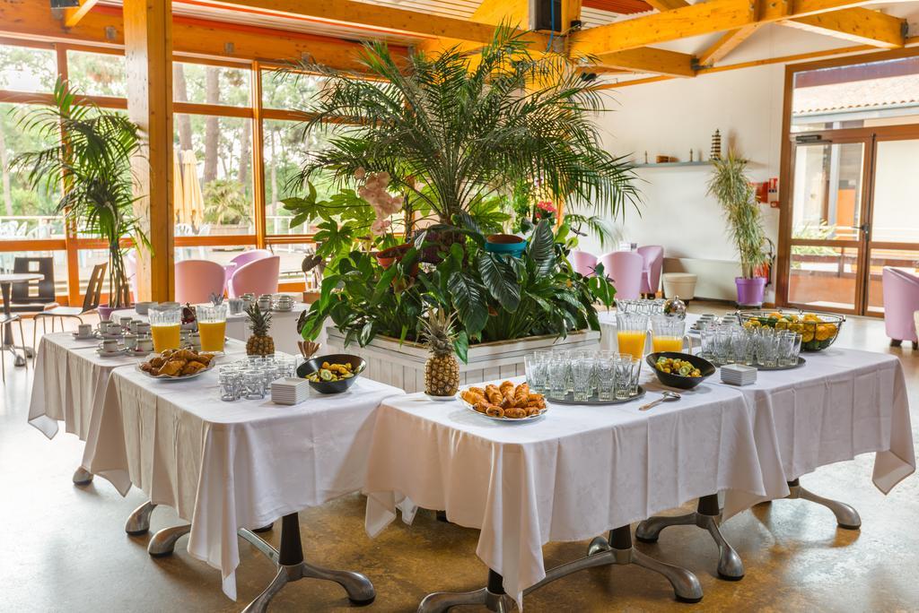 Azureva Ronce Les Bains Hotel Екстериор снимка